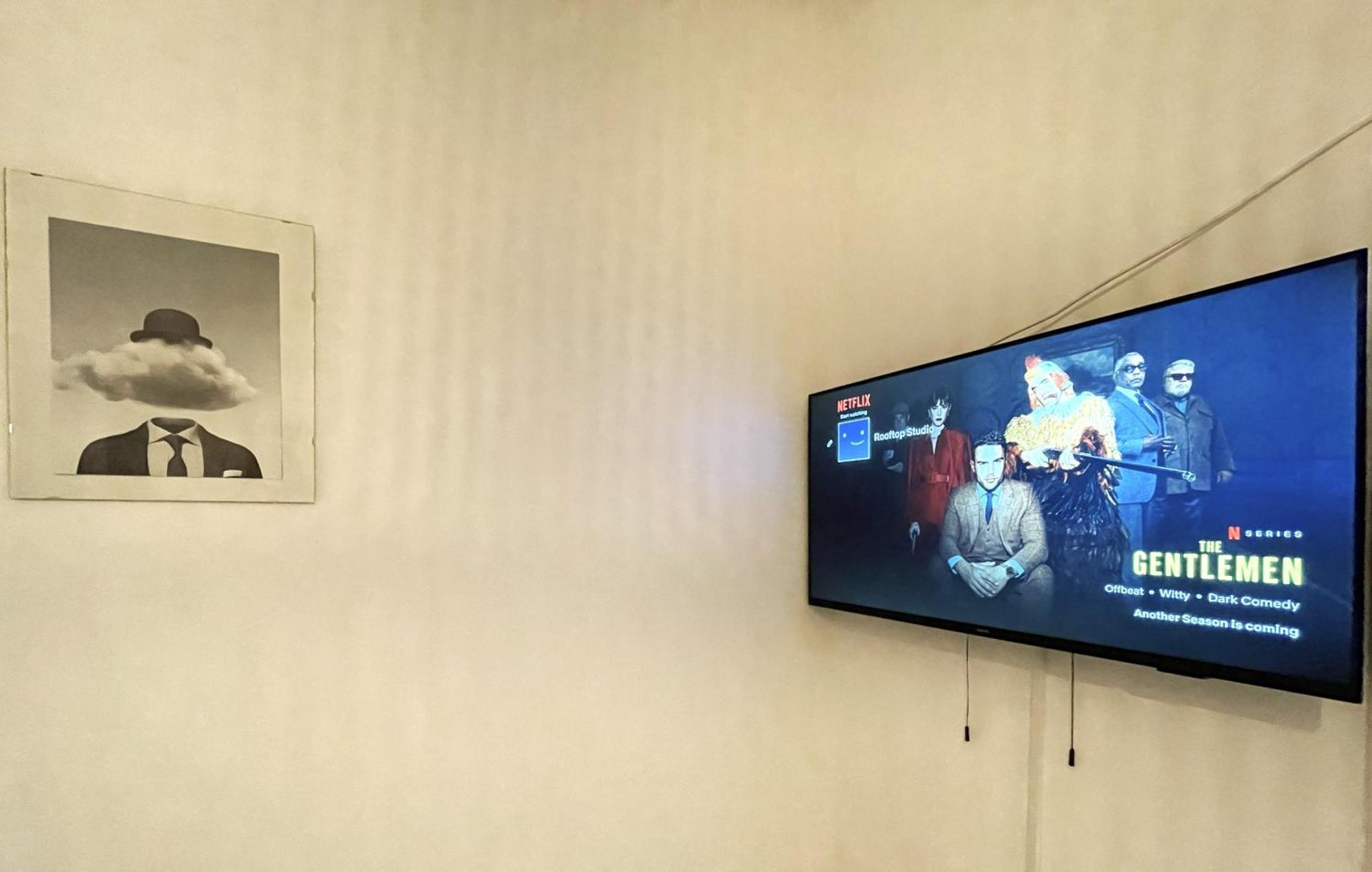 Rooftop Studio In The Heart Of Bucharest W Netflix Екстериор снимка
