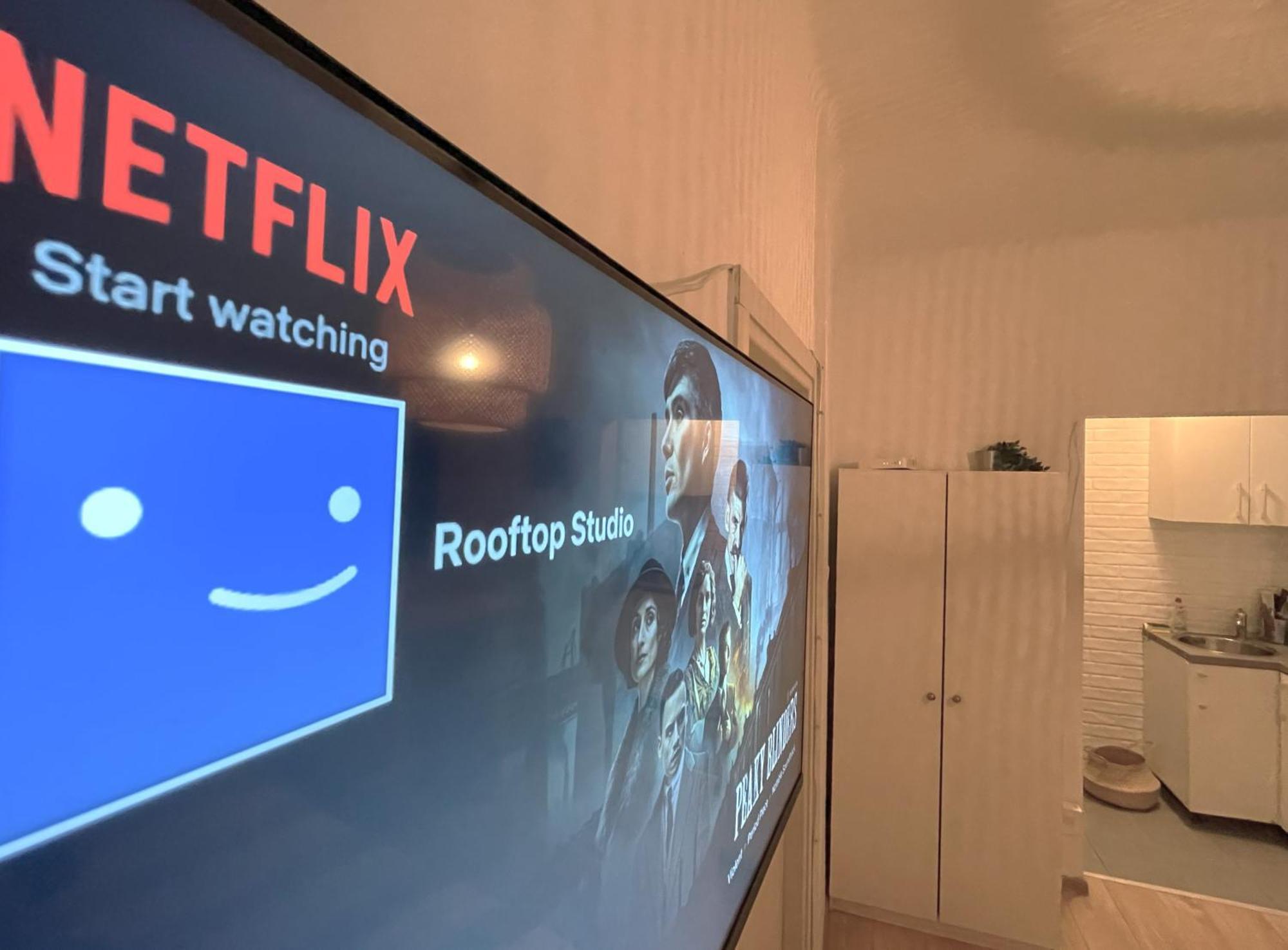Rooftop Studio In The Heart Of Bucharest W Netflix Екстериор снимка