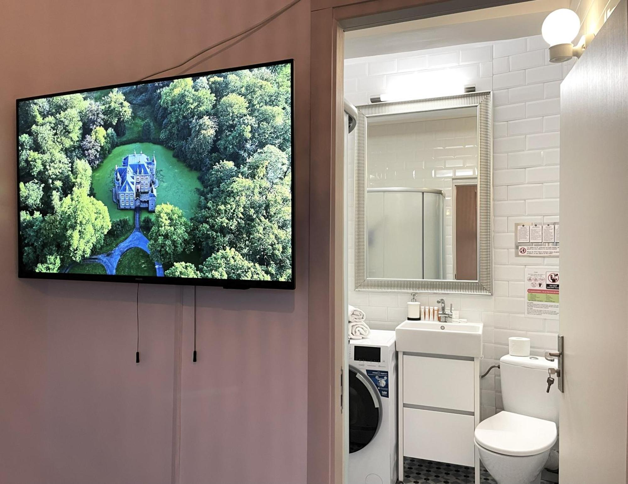 Rooftop Studio In The Heart Of Bucharest W Netflix Екстериор снимка